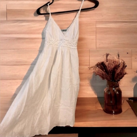 π«Άπ»-Just IN Time4Spring-White baby doll dress - Picture 2 of 6